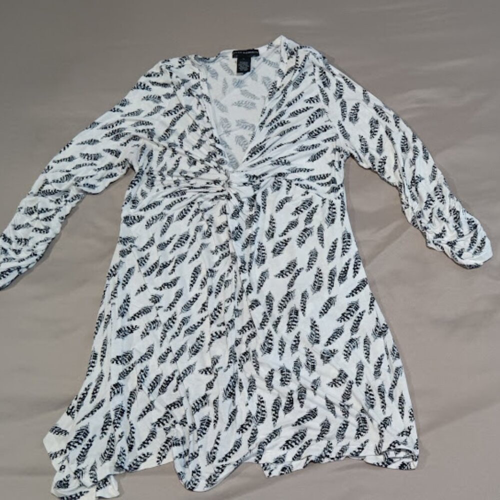 Grace Elements Tunic Blouse Women's LG Feather Print White Black V-Neck Spandex